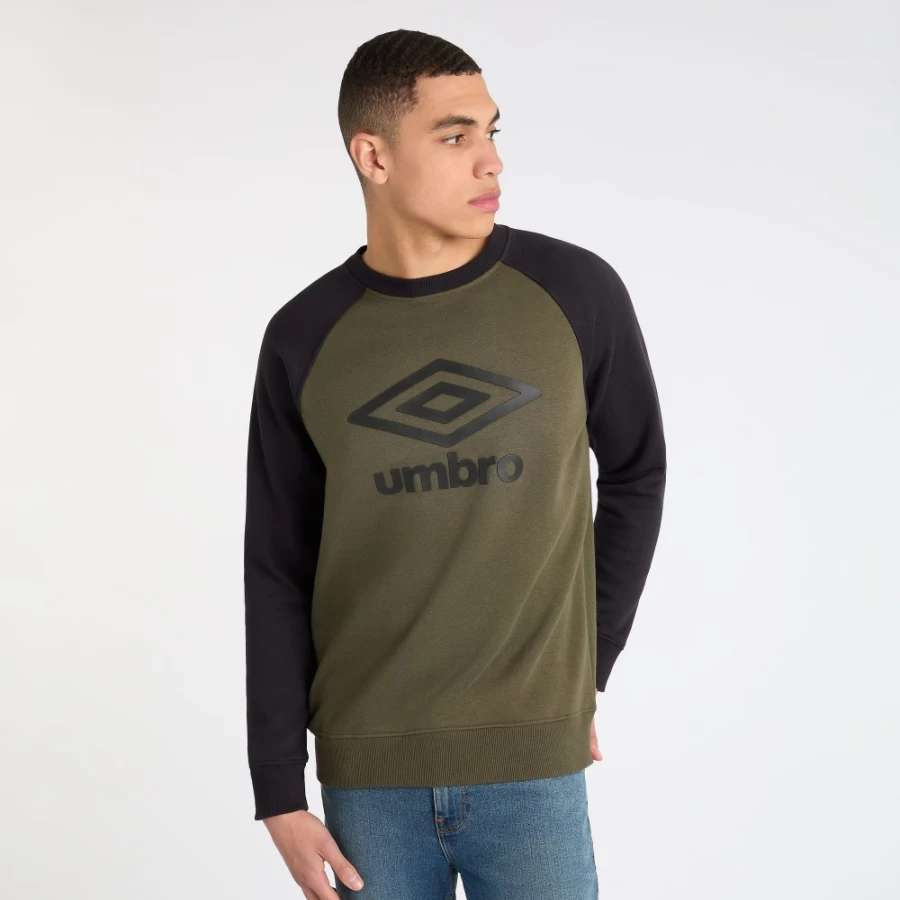 Umbro Men's Core Raglan Sweatshirt in Forest Night & Black