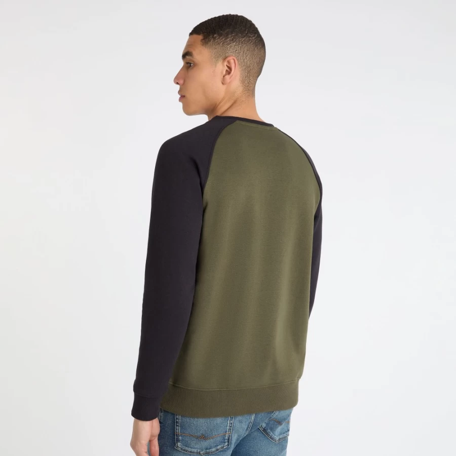 Umbro Men's Core Raglan Sweatshirt in Forest Night & Black